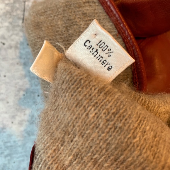 Vintage Coach Cashmere lined Signature leather gloves wine color size 6.5 small - Picture 3 of 8